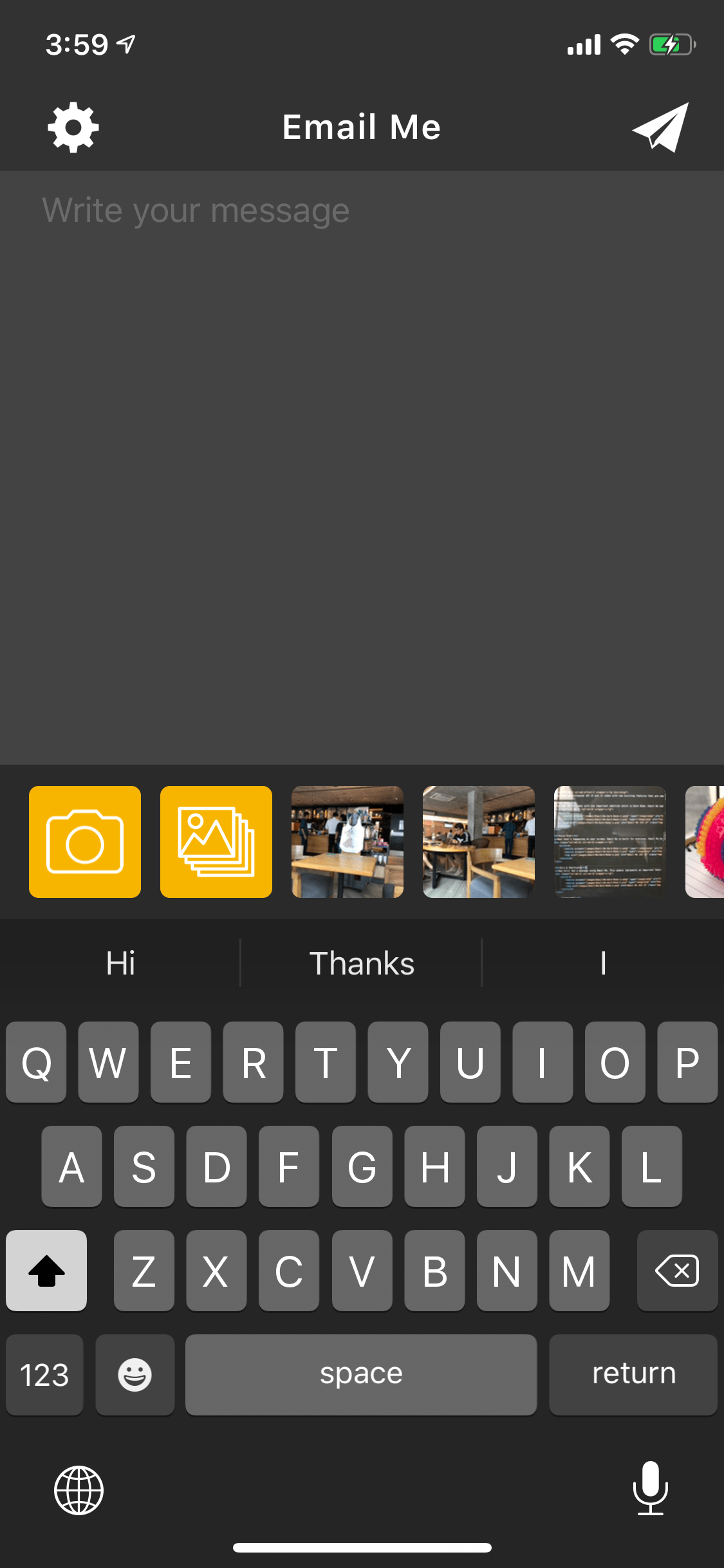 Interfaz de Modo Oscuro de Email Me App en iOS 13 mostrando cambio automático de tema entre modos claro y oscuro